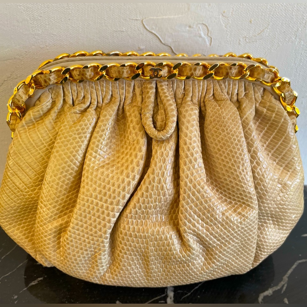 VINTAGE CHANEL NUDE & GOLD CC SNAKE PURSE